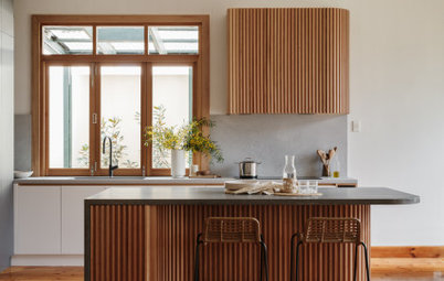Room of the Week: A Curvaceous Mid-Century Kitchen in Timber