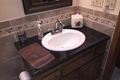 Example of a classic bathroom design in Minneapolis