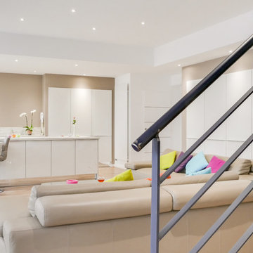 Duplex au centre-ville de Saint Etienne- salon et escalier vers l'étage
