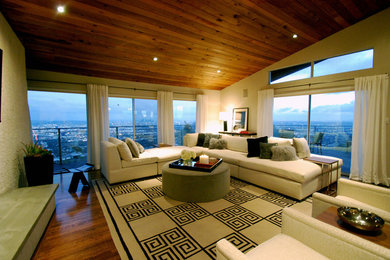 Inspiration for a contemporary home design remodel in Los Angeles
