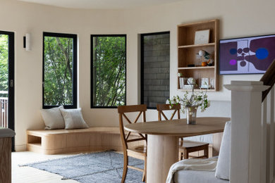 Example of a minimalist dining room design in San Francisco