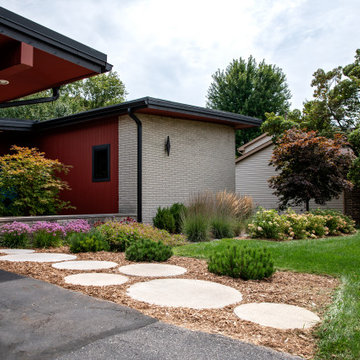 Mid-Century Modern Front Yard - East Lansing, MI