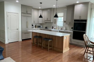 Example of a kitchen design in New York
