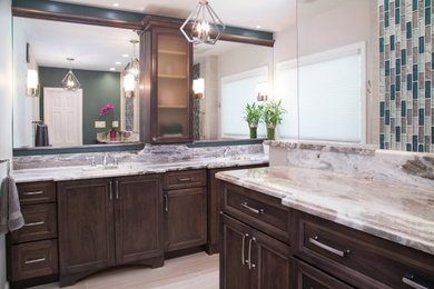 Inspiration for a transitional home design remodel in Atlanta