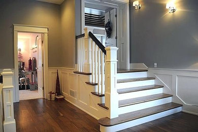 Example of a classic entryway design in Other