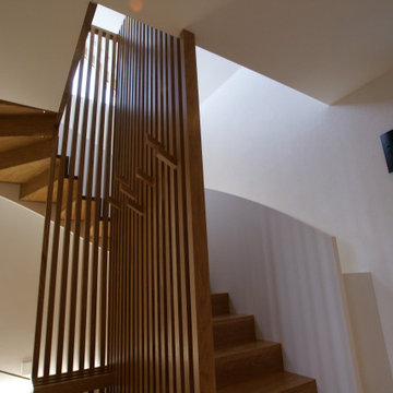 Escalier bois et son habillage toute hauteur