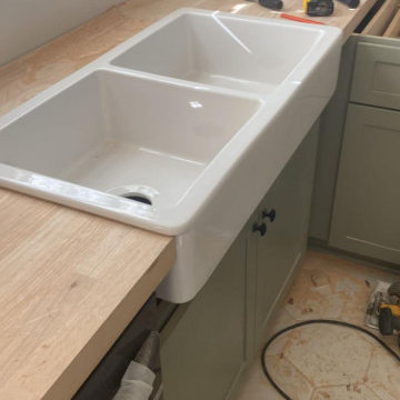 Kitchen Remodel – Custom Wood Countertops & Cabinet Refinishing