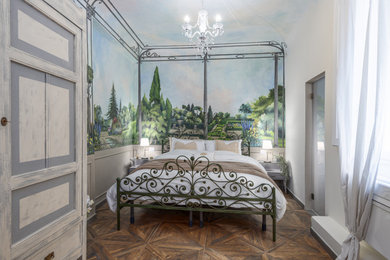 フィレンツェにあるトラディショナルスタイルのおしゃれな寝室のインテリア
