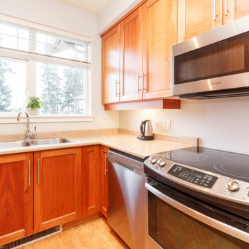 401 E  -  1115 Craigflower R  MLS #420784  $529,800