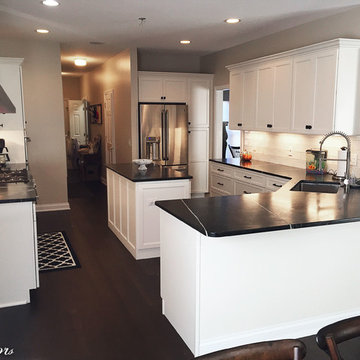 Black & White Transitional Kitchen