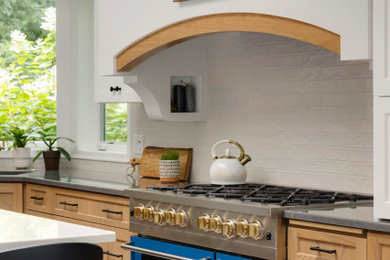 Kitchen - modern kitchen idea in Minneapolis