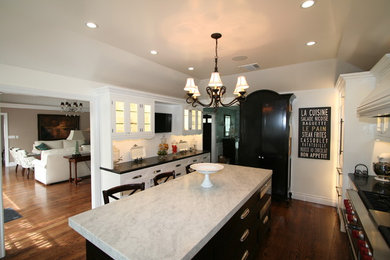 Example of a trendy kitchen design in Los Angeles