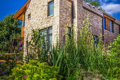 Modern exterior home idea in Denver