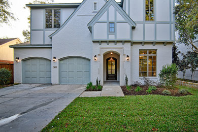 Inspiration for a transitional exterior home remodel in Dallas