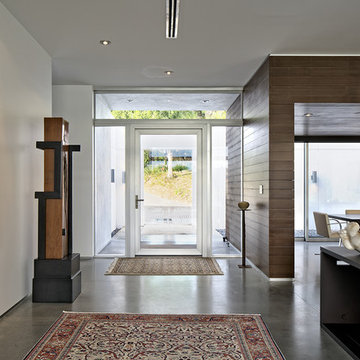 Lake House Residence