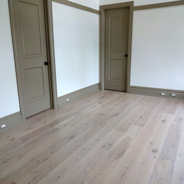 EAST HAMPTON: 8" CHARACTER WHITE OAK WITH 2 COATS BONA WHITE + BONA TRAFFIC HD