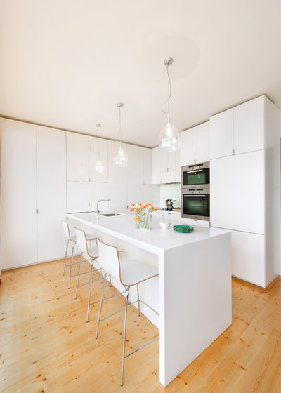 Contemporary Kitchen by Statkus Architecture Pty Ltd
