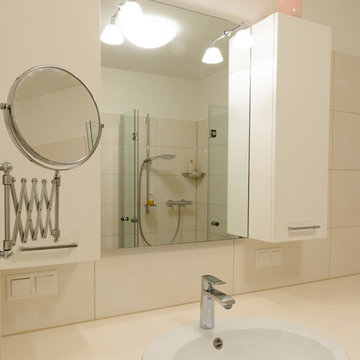 Badezimmer mit Waschmaschine