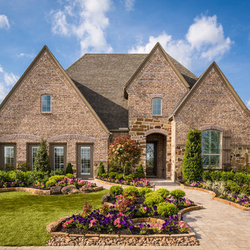 Meridiana // Iowa Colony, TX // Highland Homes // Plan 207