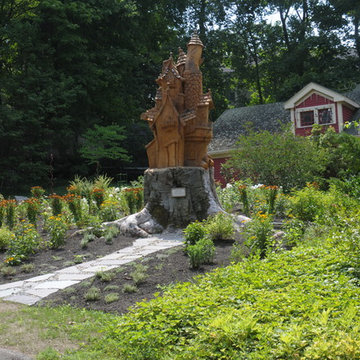 Planting to Highlight Yard Sculpture