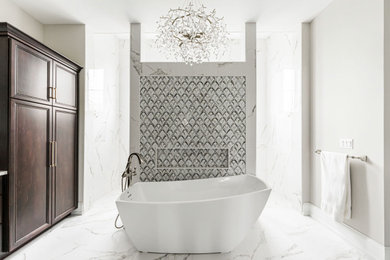 Bathroom - bathroom idea in Chicago