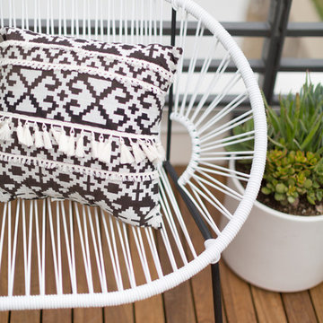 Acapulco Bench with B&W Pillow