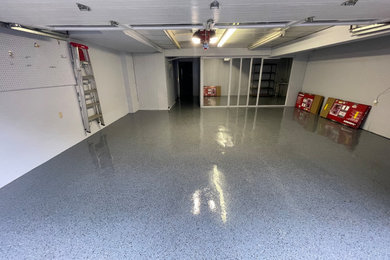 Garage - traditional garage idea in New York