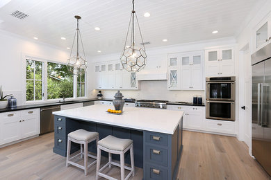 Trendy kitchen photo in Orange County