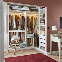 Walk-in closet