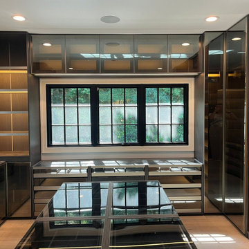 Custom Walk-in Closet by LAZZONI, Los Angeles