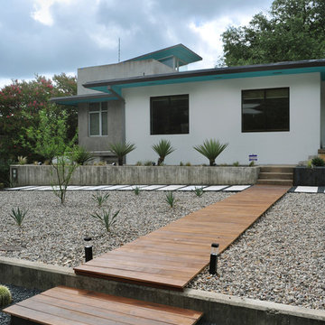 Travis Heights Modern Wooden Walkway