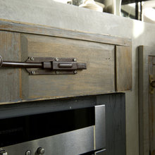 Cucina con legno di recupero
