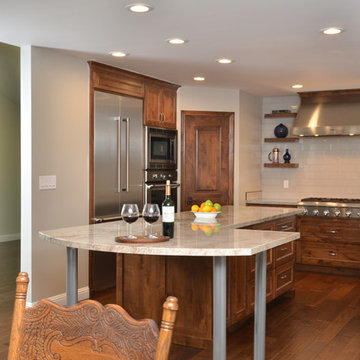 Oversize Island with Extra Seating Space