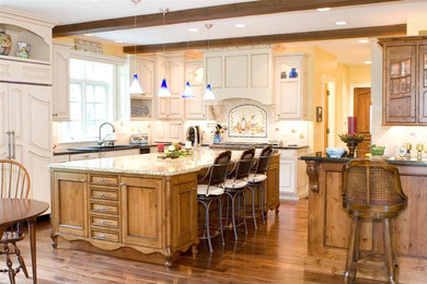 Inspiration for a timeless kitchen remodel in Chicago