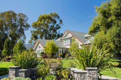 This is an example of a transitional landscaping in San Francisco.