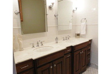 Example of a classic bathroom design in Jacksonville