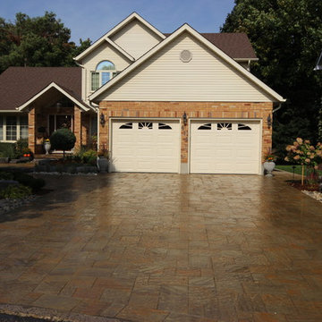 Front Entry & Driveway