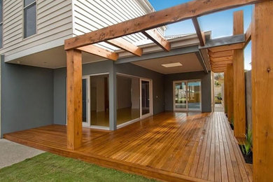 Inspiration for a contemporary deck in Melbourne.