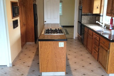 Example of a kitchen design in San Francisco