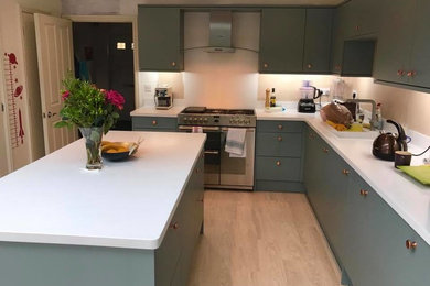 Design ideas for a medium sized contemporary l-shaped kitchen in Essex.