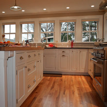 Lake kitchen