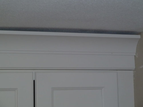 Shouldn T Crown Molding Run To The Ceiling Instead Of 1 2 Inch