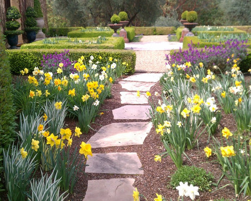 Garden Paths & Walkways