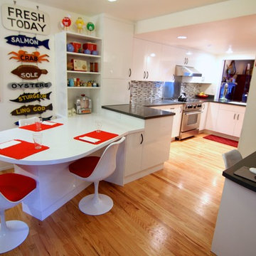 Modern Kitchen - Retro Touch