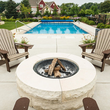 Traditional Fire Pit & Pool - Cedarburg