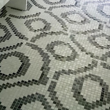 GLASS MOSAIC FLOOR TILING