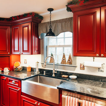 My Houzz: Traditional Christmas Charm in an Updated 1840s Home