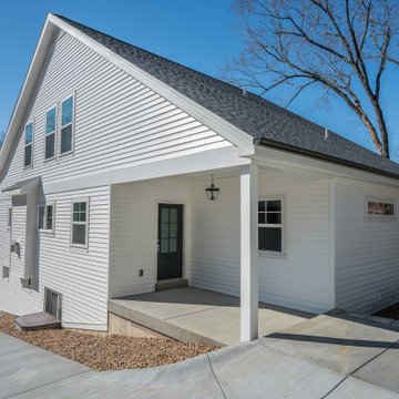 Beautiful Reversed Build in Glendale, MO
