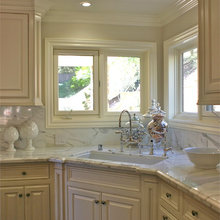 KITCHEN SINK CORNER
