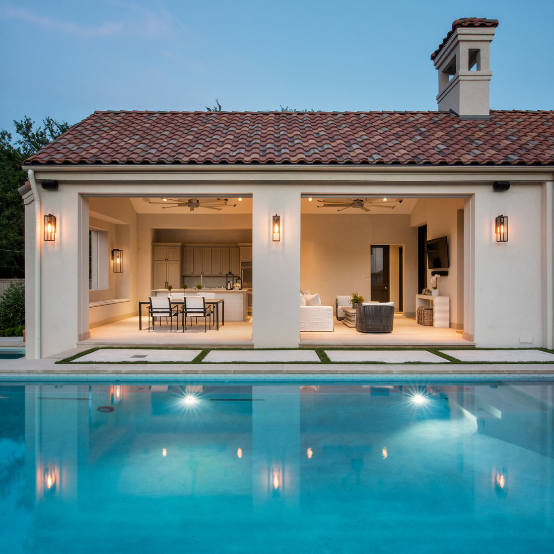 Bluffview Lap Pool + Cabana Addition
